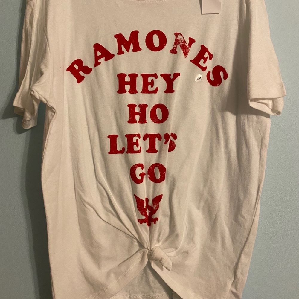 american eagle ramones band t shirt